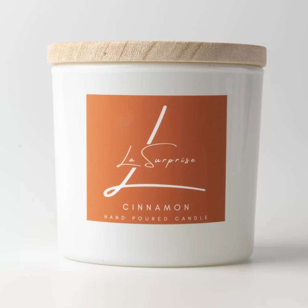 Cinnamon scented candle
