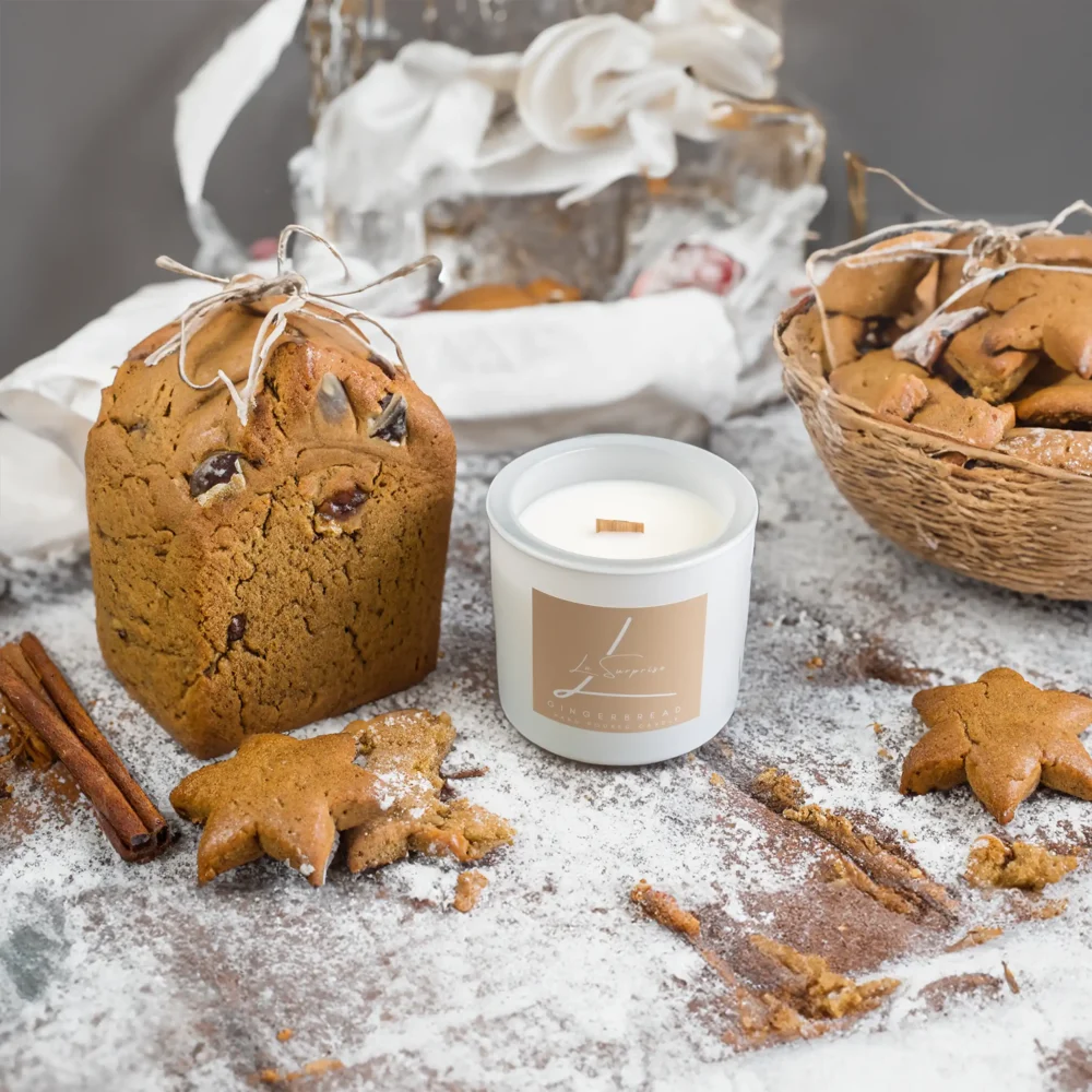 Gingerbread scented candle