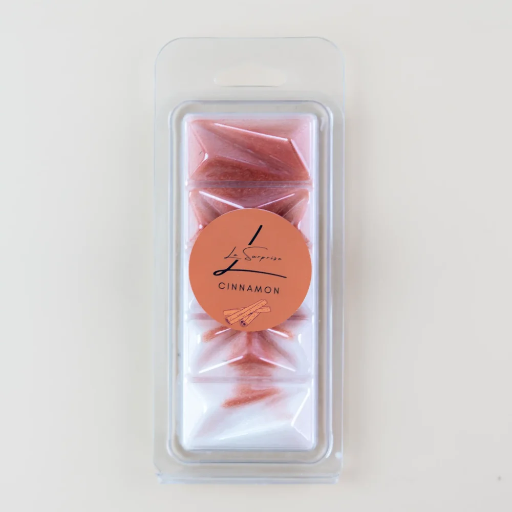 Cinnamon scented & colored wax for aroma lamp