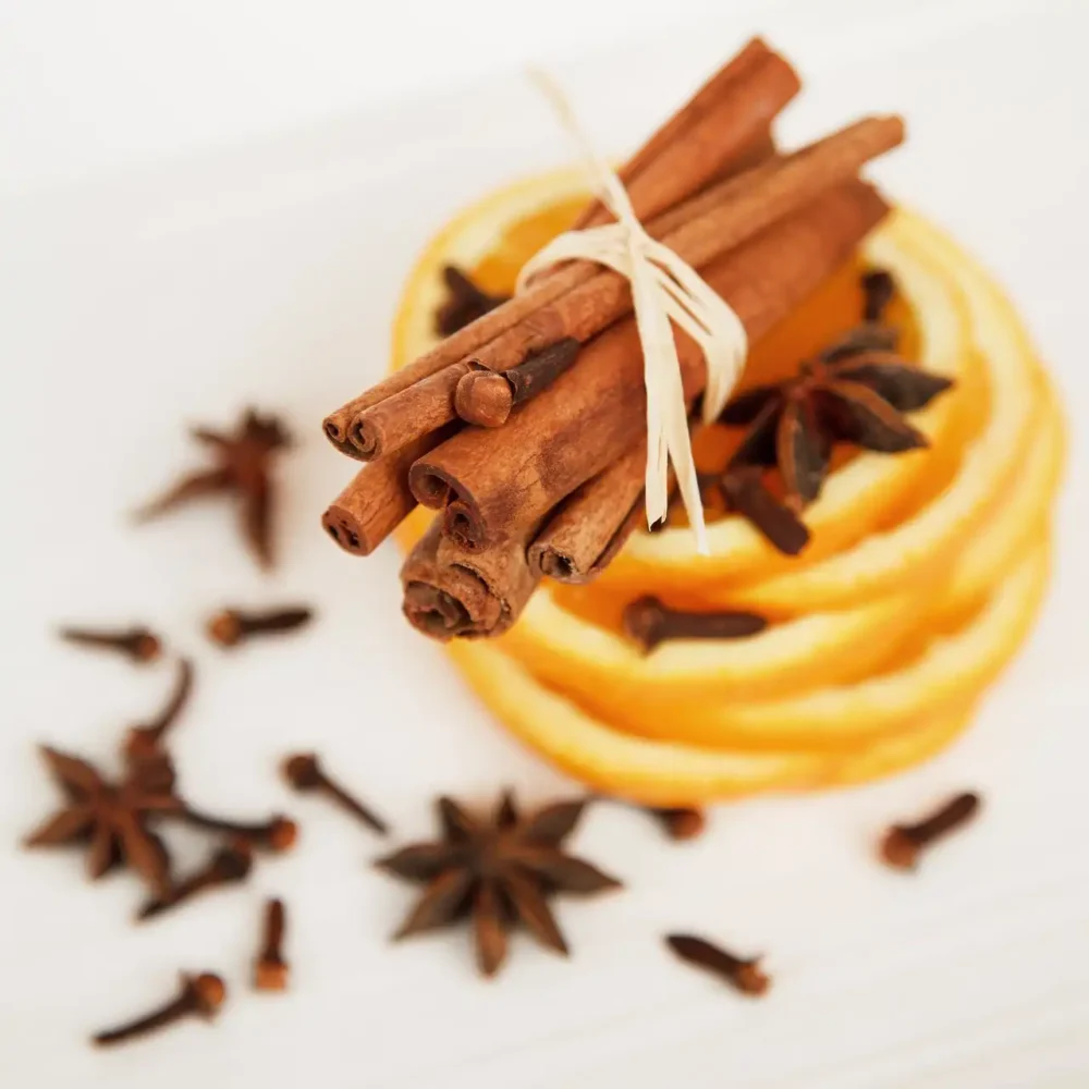 Cinnamon scented & colored wax for aroma lamp