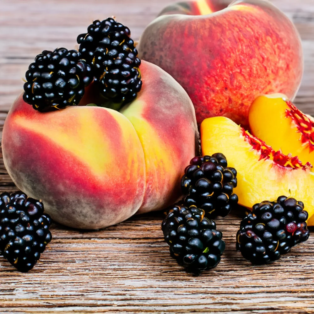 Blackberry & Peach scented candle